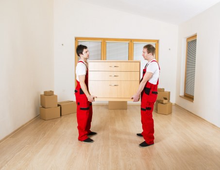 Careful moving and loading support for a house move in The Hale